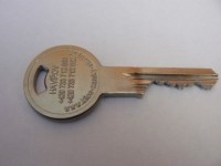 Klíče řezané, důlkové a další speciální klíče.